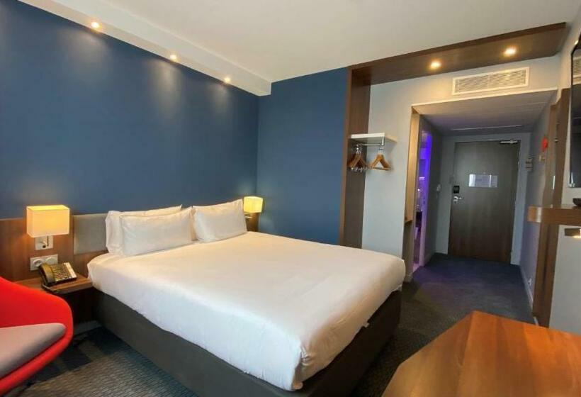Номер Стандарт, Holiday Inn Express Dijon, An Ihg