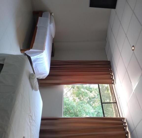 家庭工作室, Hospedaje Bolognesi