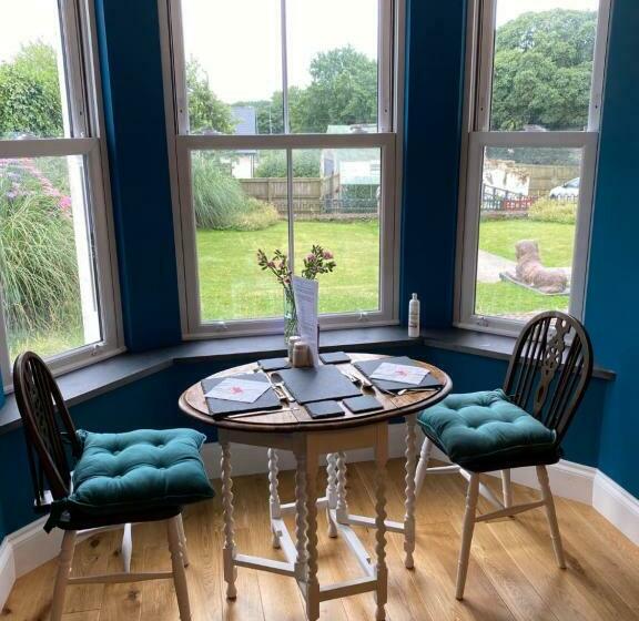 Семейный Номер, East Llanteg Guest House