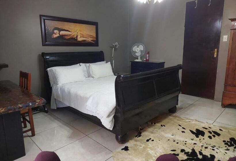 חדר אקונומי, Garrett B&b