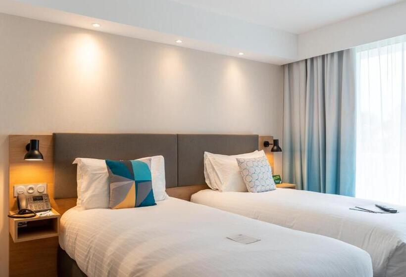 家庭间, Holiday Inn   Bordeaux Merignac, An Ihg
