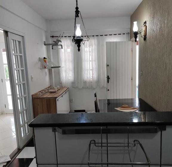 خانه 2 خوابه, Suítes Cabo Frio