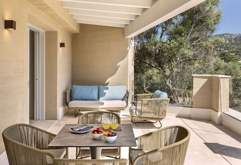 Люкс Вид на Море, 7pines Resort Sardinia   A Destination By Hyatt