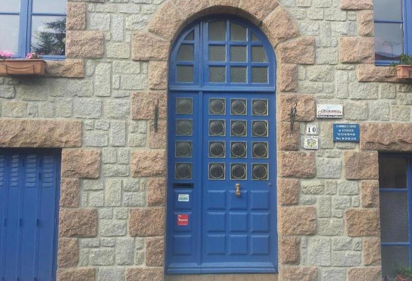 غرفة قياسية ثلاثية مع حمام خارجي, Chambres De Scavet