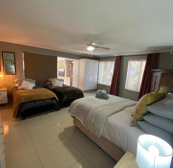 اتاق استاندارد چهار تخته, Little Fern Self Catering