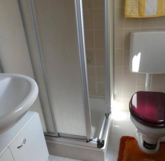 דירת שני חדרים, Villa Rauter