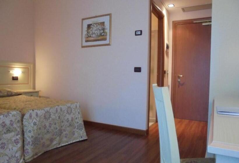 اتاق استاندارد, Plazza
