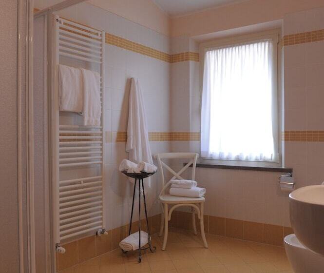 اتاق استاندارد سه نفره, Plazza