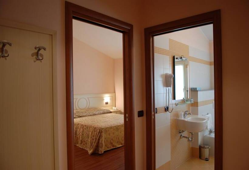 اتاق استاندارد سه نفره, Plazza