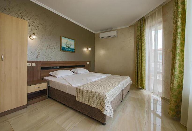 اتاق لوکس با بالکن, Guesthouse Phoenix