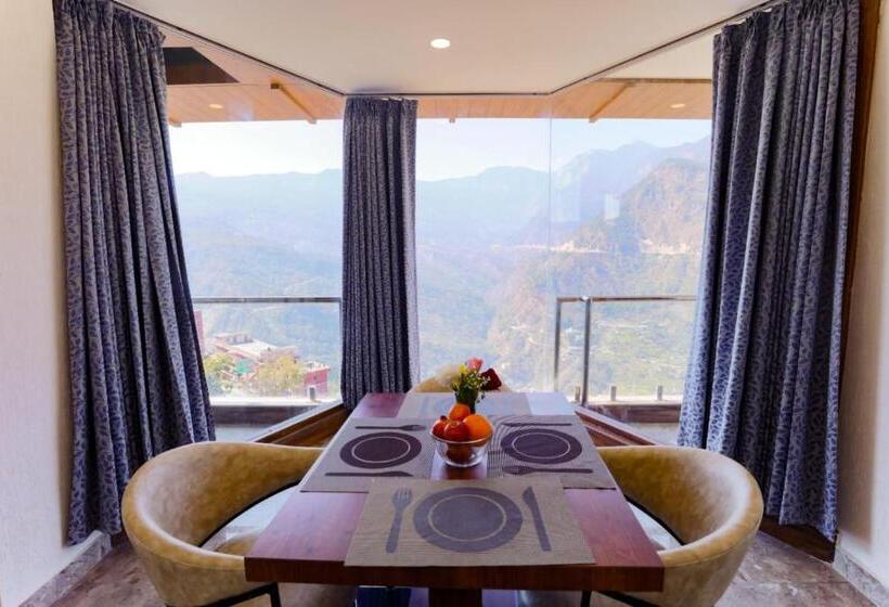 이그제큐티브 스위트, Regenta Resort Madhuganga Ukhimath