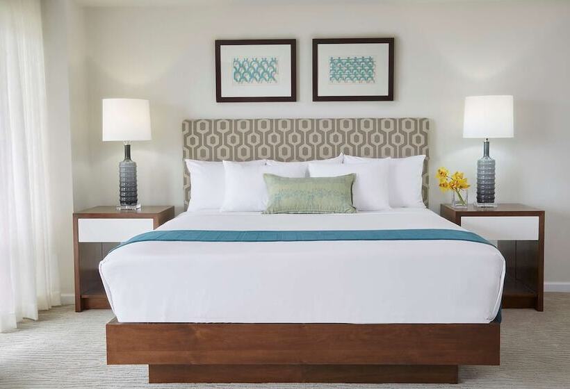 2 Bedroom Deluxe Apartment Sea View, Ilikai Hotel & Luxury Suites