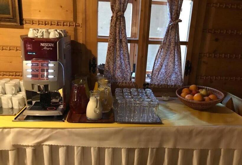수피리어 트리플 룸, Koliba