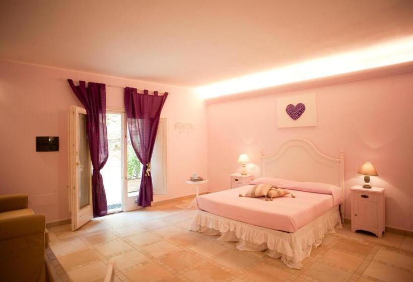 Номер Deluxe, La Cianella   Adult Only