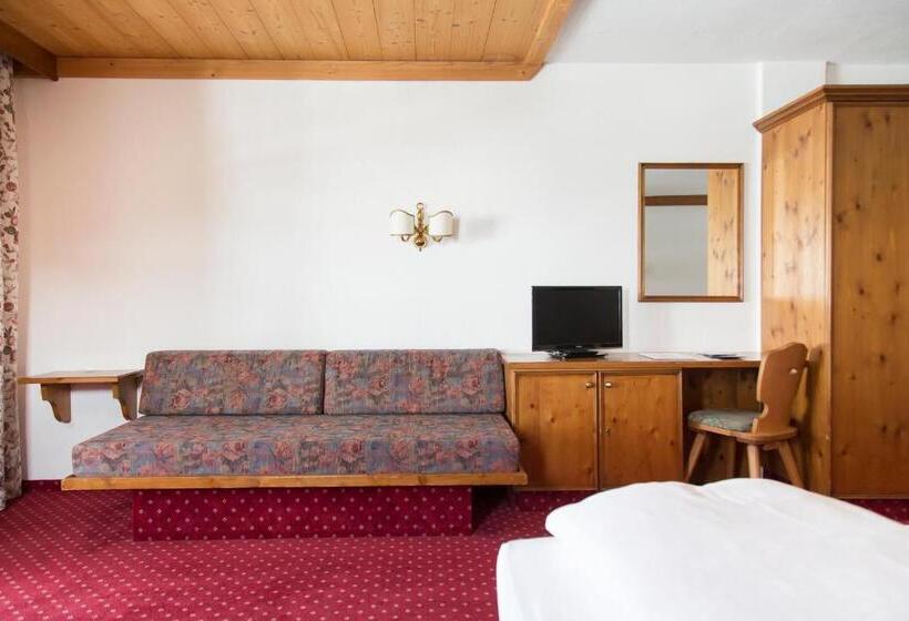 Номер Стандарт Трехместный, Sporthotel Kurzras
