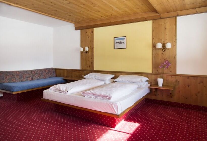 Номер Стандарт Трехместный, Sporthotel Kurzras
