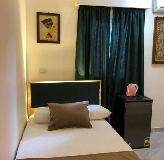 اتاق استاندارد یک نفره, Matto Pyramids View Inn
