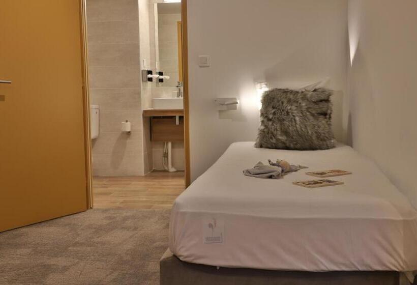 Номер Стандарт Трехместный, Sowell Hotels Mont Blanc Et Spa