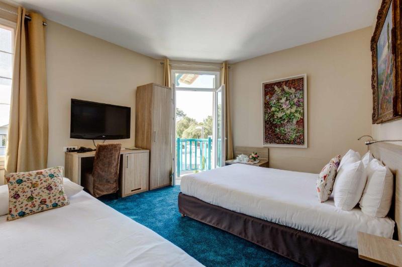 Номер Стандарт с Террасой, The Originals Boutique La Villa Ouest & Spa