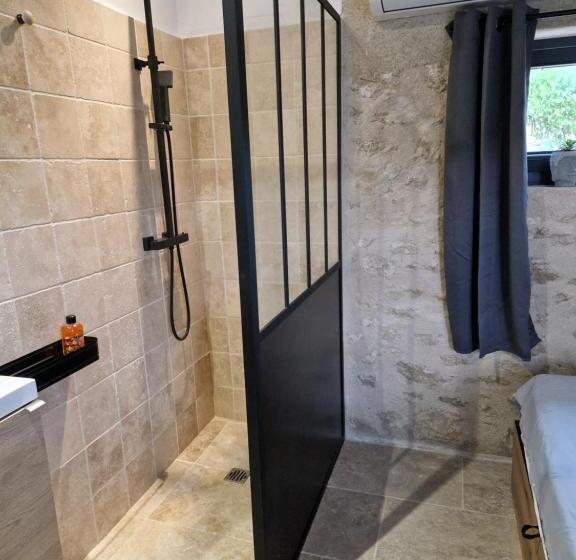 Номер Basic, Bastide Bellugue Maison D Hôtes Réseau Bienvenue à La Ferme à 3 Minutes De Lourmarin