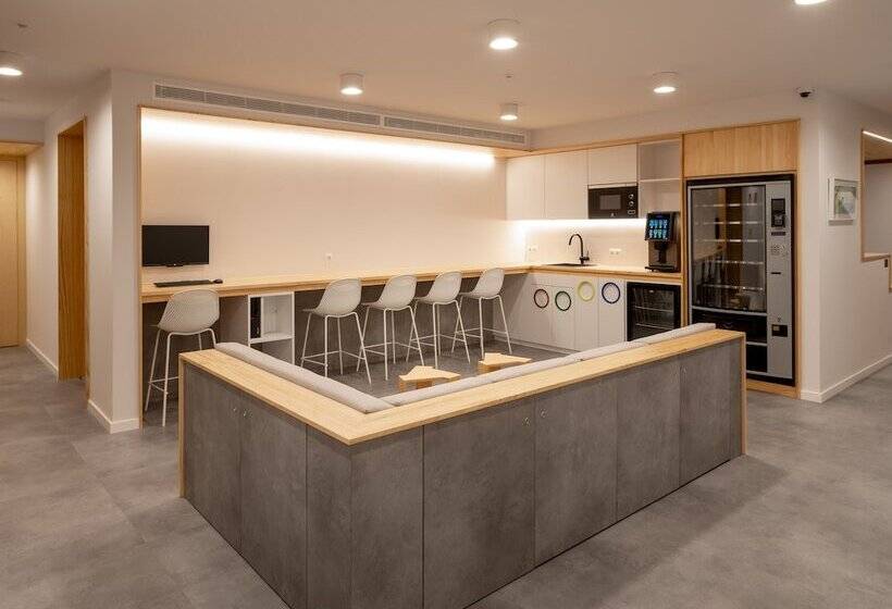 اتاق اقتصادی داخلی, Cristina Enea Rooms