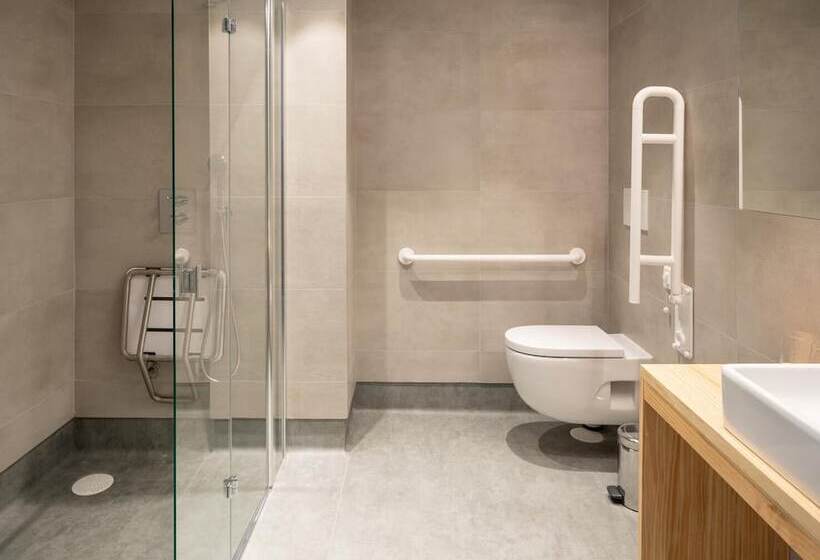 패밀리 룸, Cristina Enea Rooms