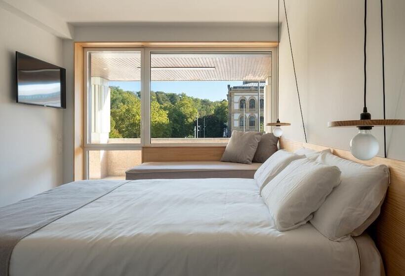 اتاق سوپریور با چشم‌انداز شهر, Cristina Enea Rooms
