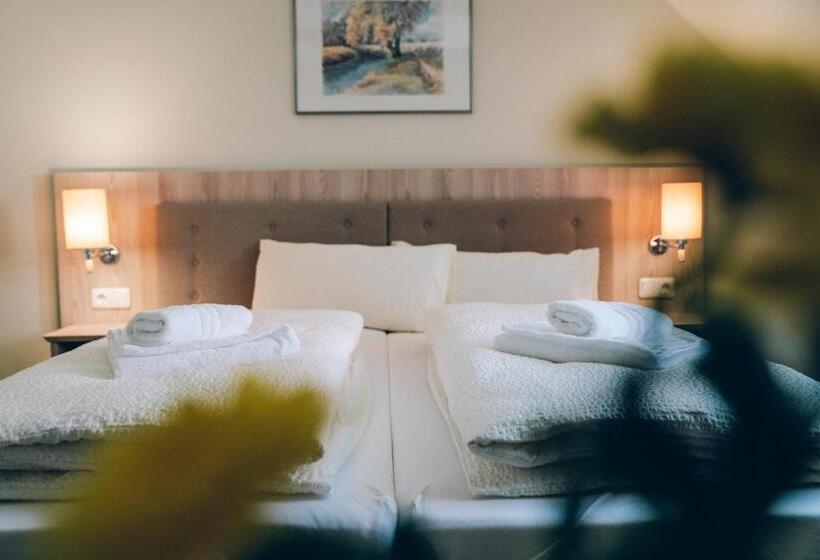 اتاق استاندارد, Adelheid Hotel Garni
