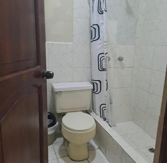 标准单人间, Atlantic Suites