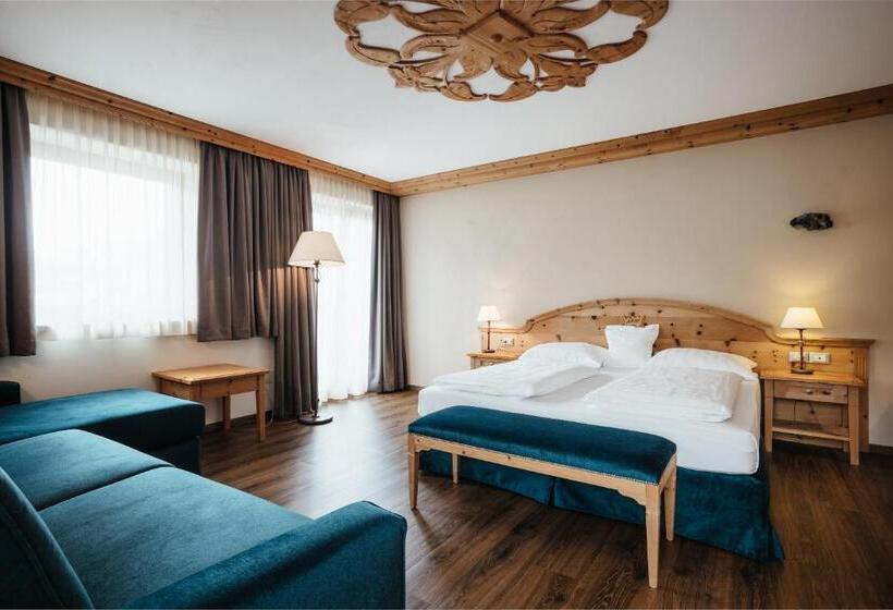주니어 스위트, Kristallhotel Corona Krone