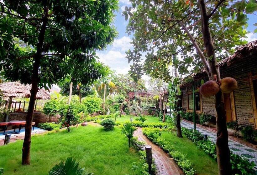 اتاق استاندارد با چشم‌انداز استخر, Tam Coc Little River Bungalow