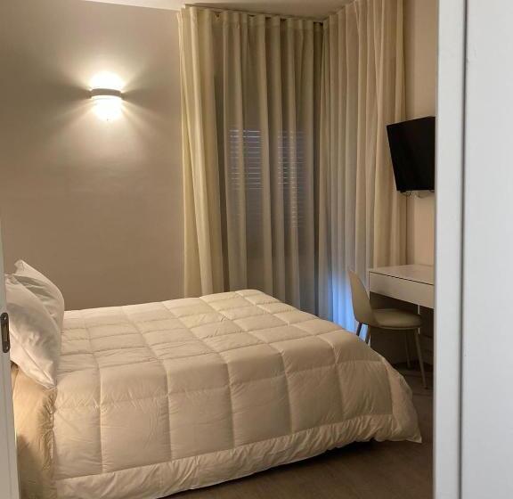 اتاق لوکس با بالکن, Midtown Salerno