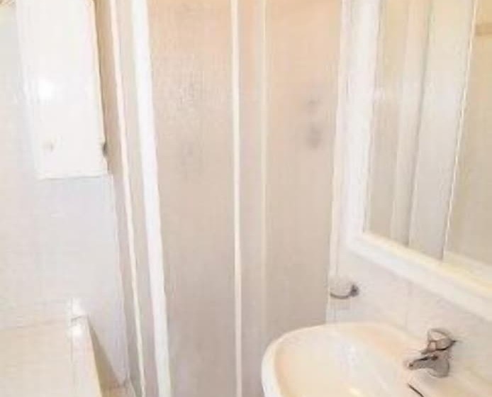 标准单人间, Albergo Paradiso