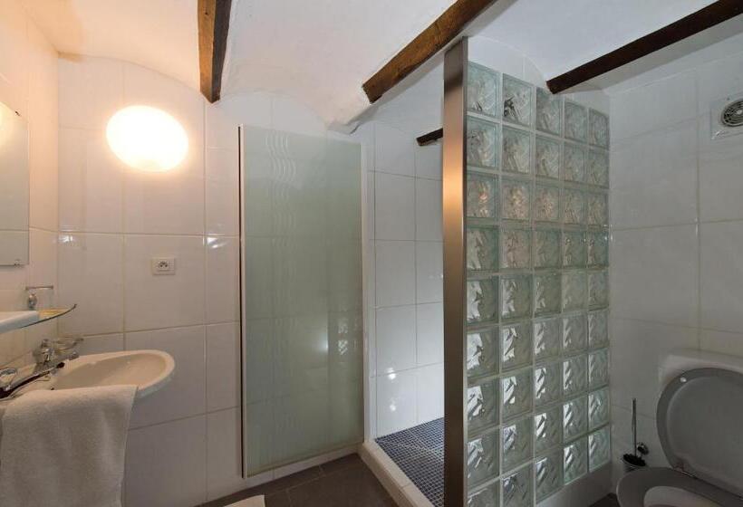 Номер Стандарт, Auberge Le Xix Eme