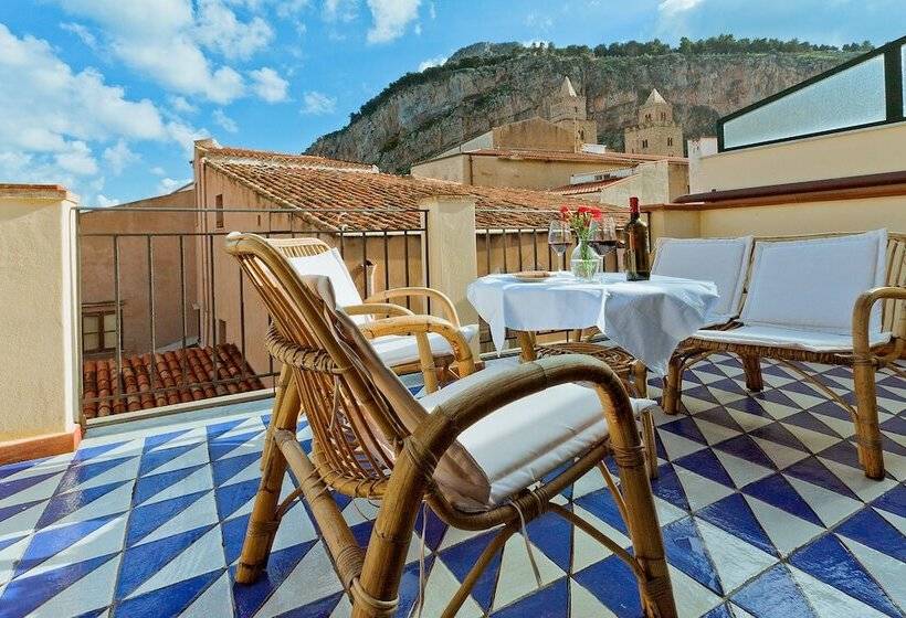 سوییت جونیور با چشم‌انداز شهر, La Plumeria