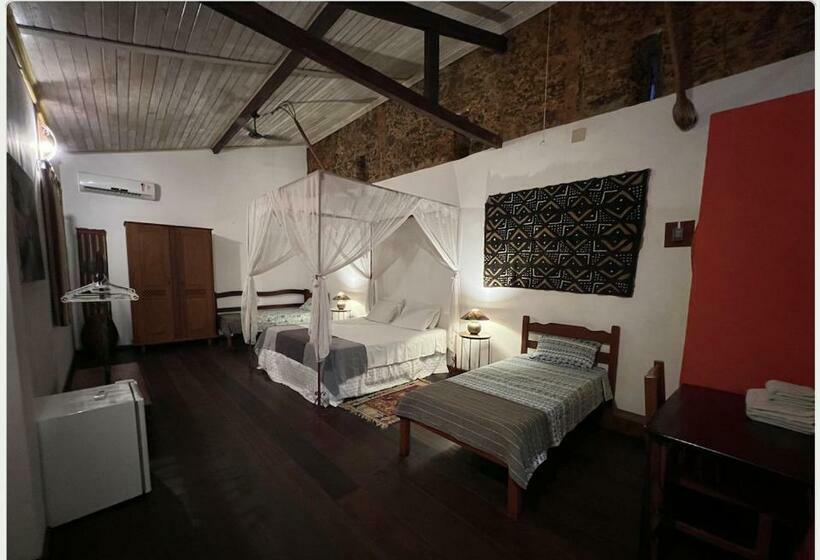 اتاق خانوادگی با چشم‌انداز باغ, Casa Lavinia