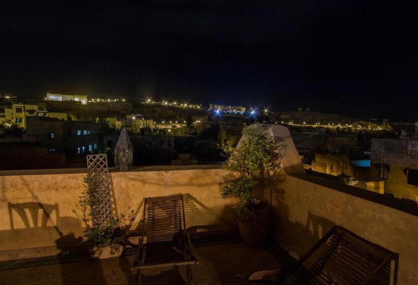 اتاق لوکس خانوادگی, Riad Noujoum Medina