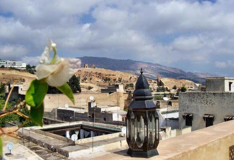 اتاق لوکس خانوادگی, Riad Noujoum Medina