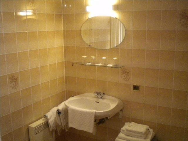 Pokój Standard Trzyosobowy, Contact Hotel Du Ladhof