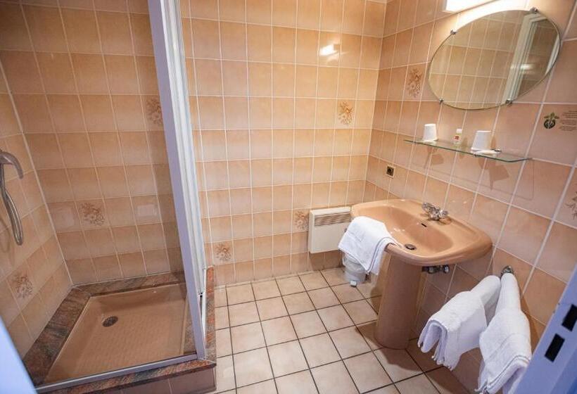 Pokój Czteroosobowy Standard, Contact Hotel Du Ladhof