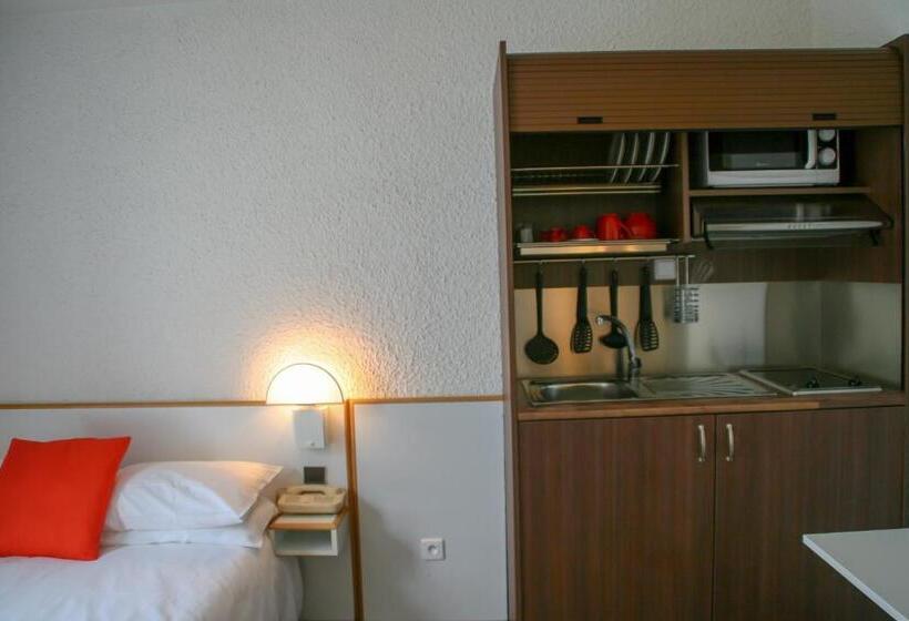 Номер Стандарт, Hôtel Des Thermes Les Dômes