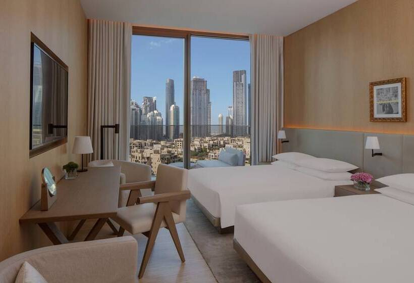 带阳台的高级房间, The Dubai Edition