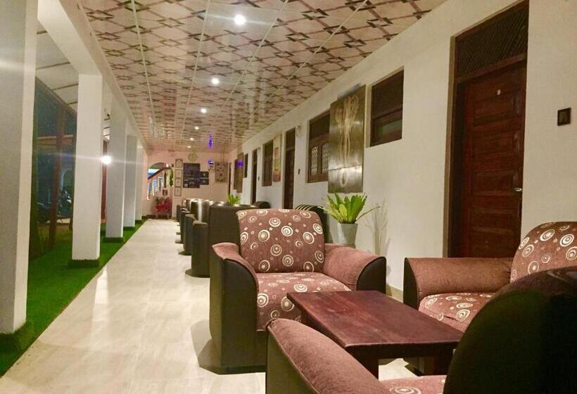 Üç Kişilik Standart Oda, Thisara Guest House