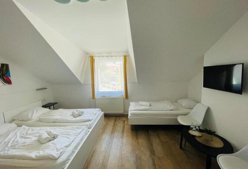 اتاق استاندارد سه نفره, Boutique Hotel Pohorje