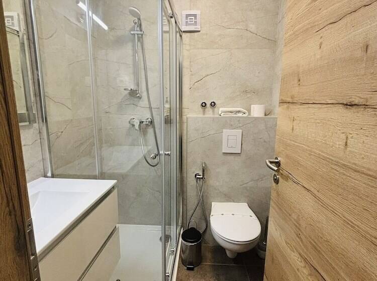 اتاق استاندارد با بالکن, Boutique Hotel Pohorje