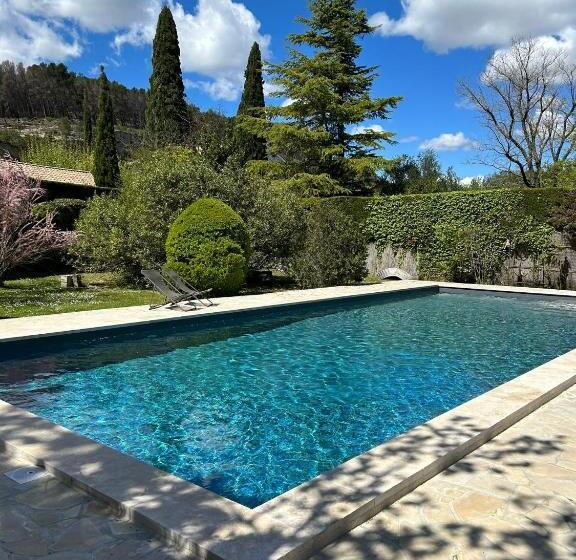 标准三人间, Logis Hôtel Castel Mouisson
