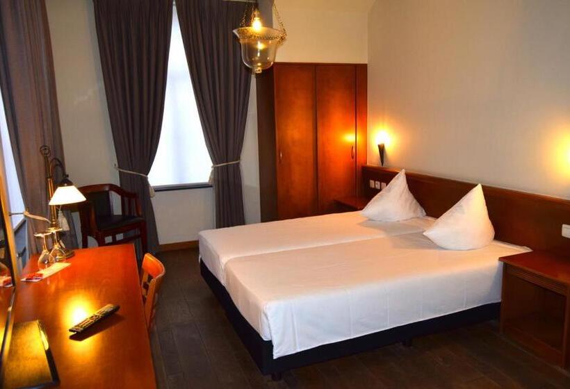 Номер Deluxe, Oranje City