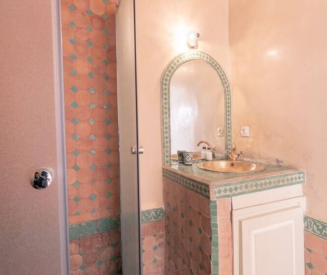 Номер Стандарт, Riad Dar Nawfal