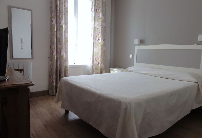 Номер Стандарт, Hôtel Les Echevins