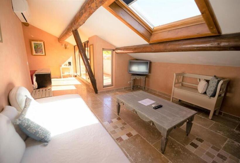 Люкс Вид на Сад, Hôtel Le Mas Des Grès & Restaurant Sous Les Platanes